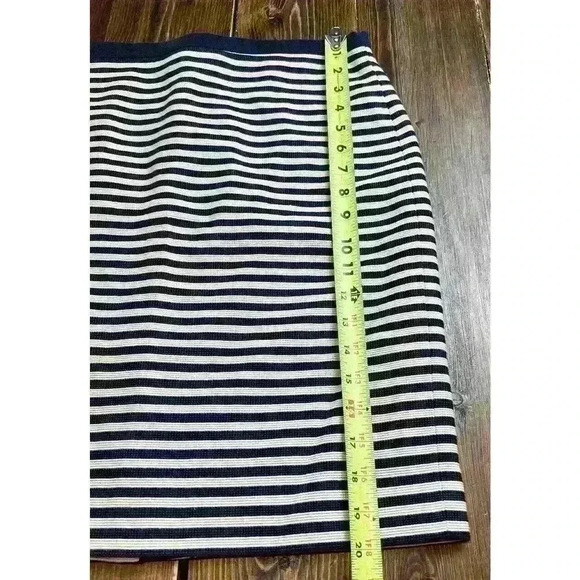 Ann Taylor LOFT Womens Pencil Skirt Sz 10 Black Cream Striped Ribbed Textured - Picture 3 of 9